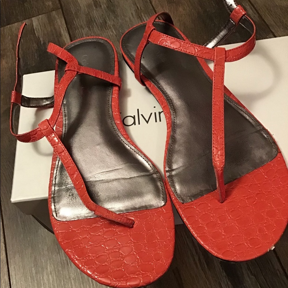 Calvin Klein coral t-strap sandal with box
